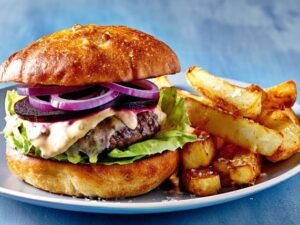 BEEF BURGER & CHIPS